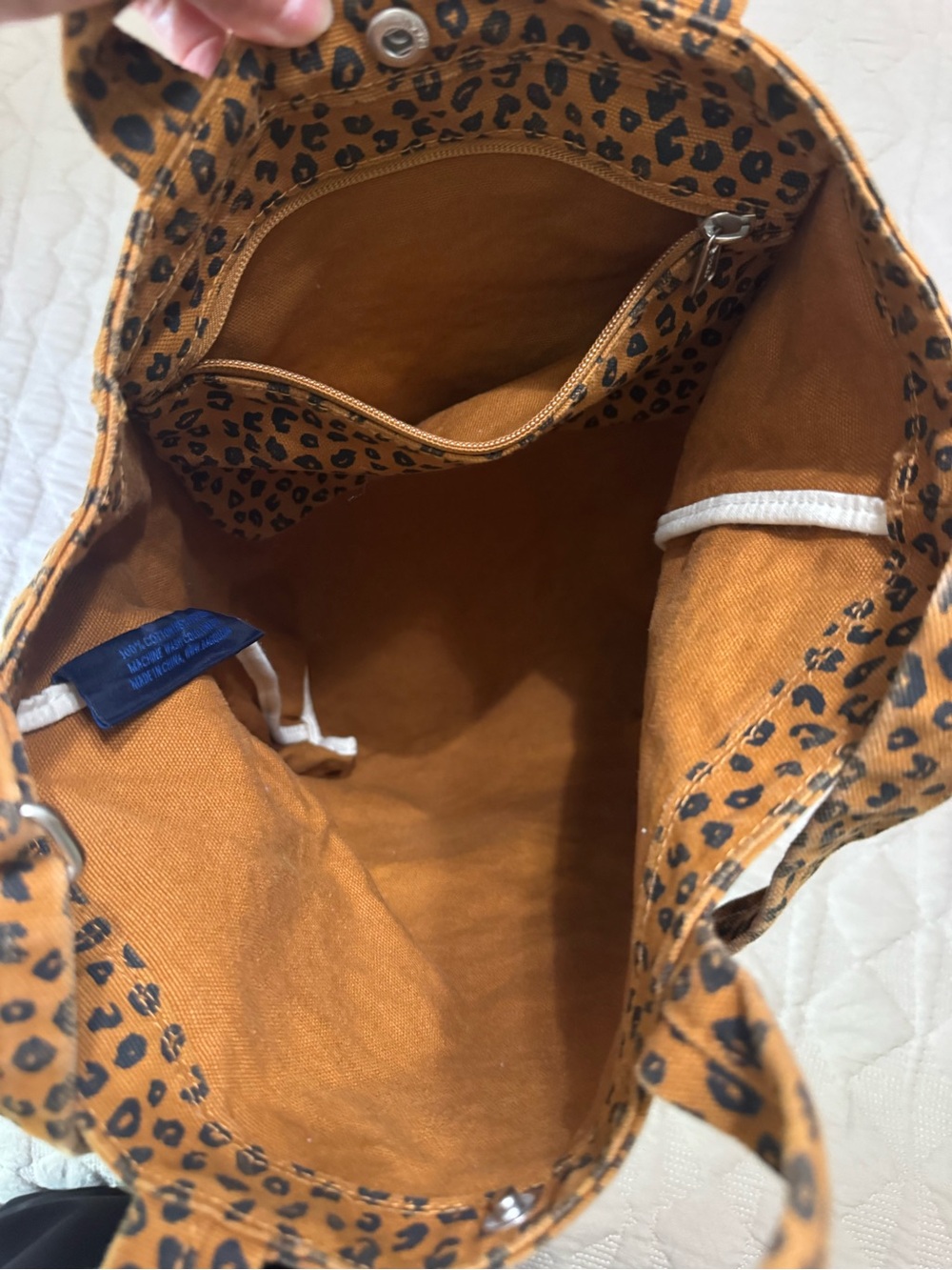 Baggy Duck Bag Shopper Canvas Crossbody Tote Bag in Tan and Black - Picture 4 of 9